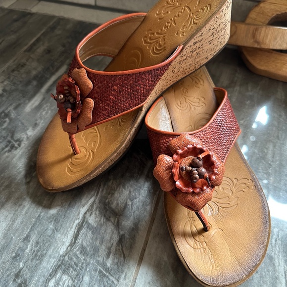 Clarks 11M width sandals - Picture 2 of 9